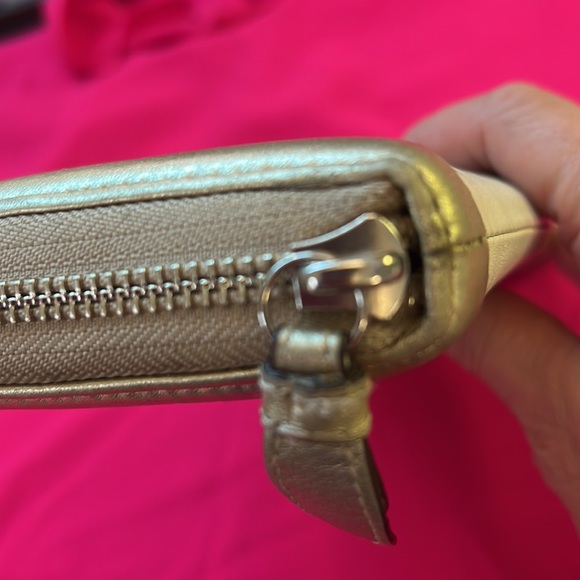 Coach Cream Gold Trim Zip Around Leather Wallet Gently Used Great Condition - Picture 5 of 10